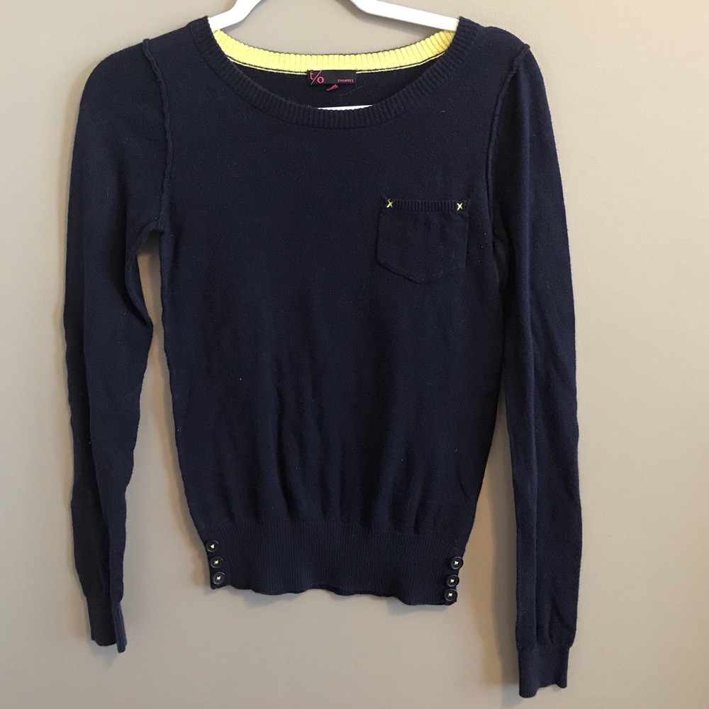 Blue sweater. Button detail. Size small